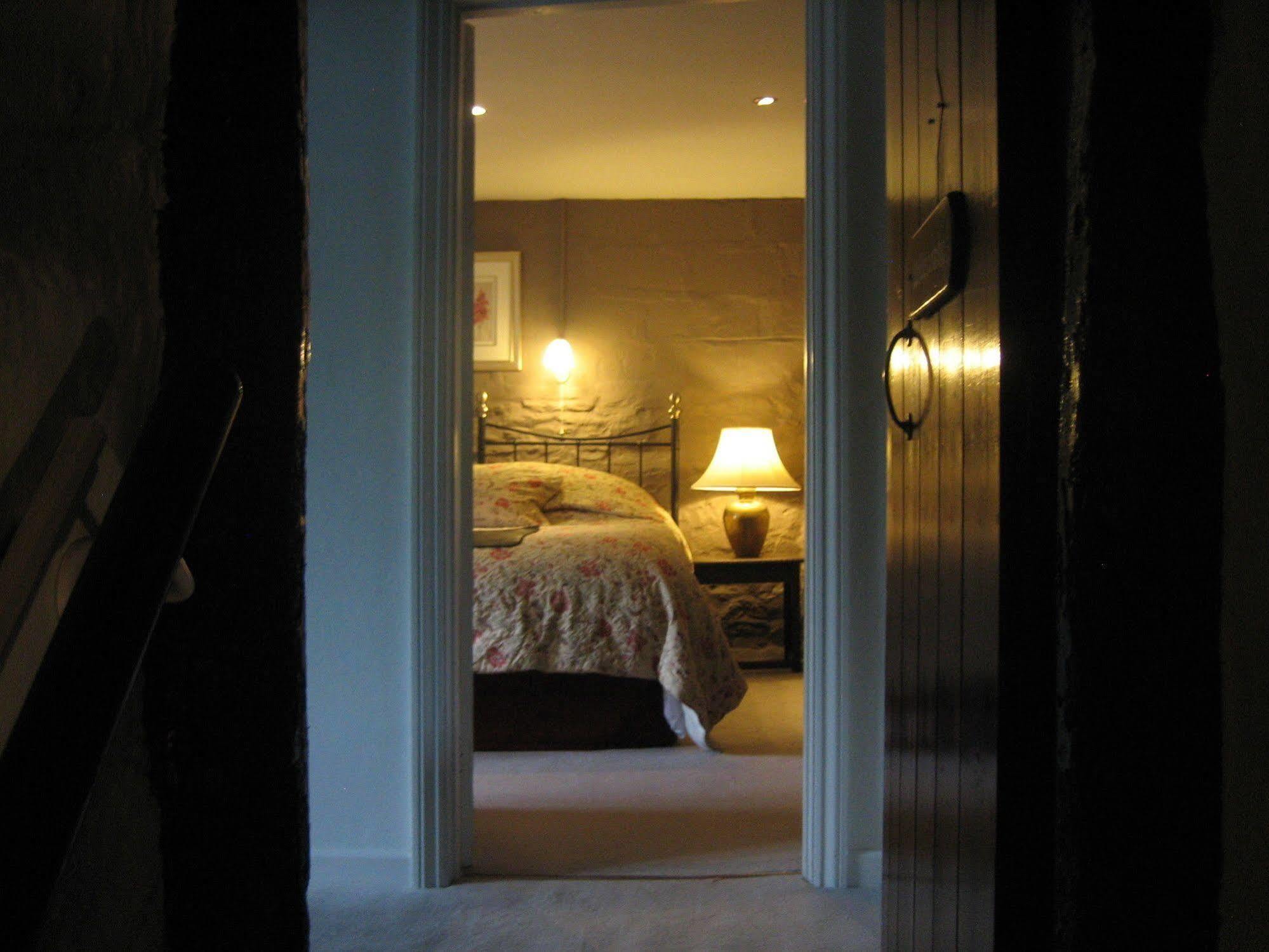 The Oxenham Arms Hotel Devon South Zeal Экстерьер фото
