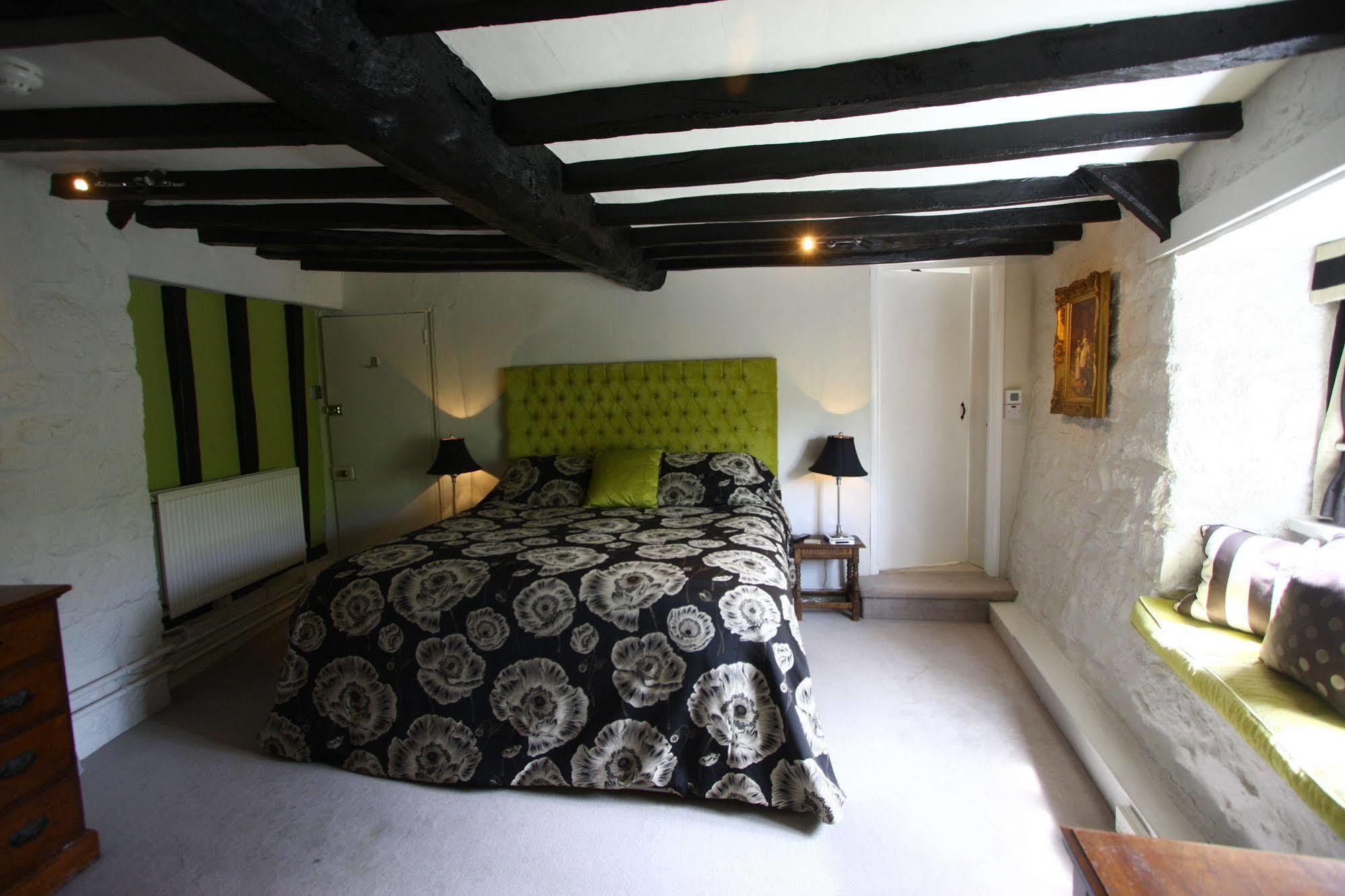 The Oxenham Arms Hotel Devon South Zeal Экстерьер фото